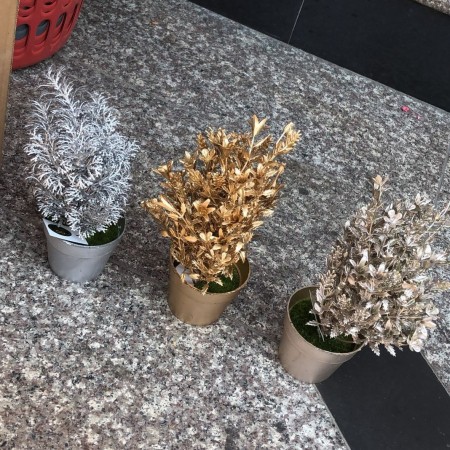 قوار ورد زينة مقاس 16 سم بلاستيك مع ورد لون فضي ذهبي برونزي قوار ورد زينة مقاس 16 سم بلاستيك مع ورد لون فضي ذهبي برونزي